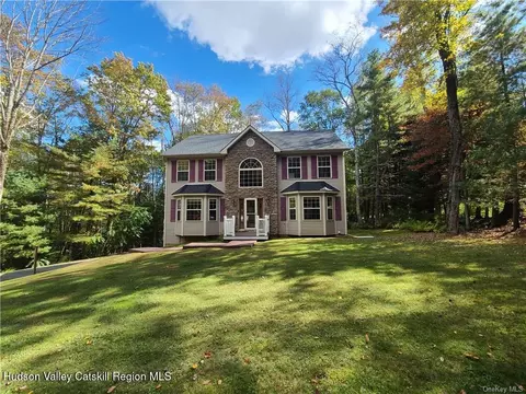 16 Oxford Dr, White Lake, NY 12786