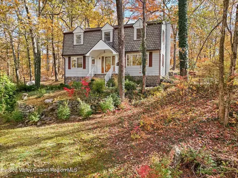 49 Roxanne Blvd, Highland, NY 12528