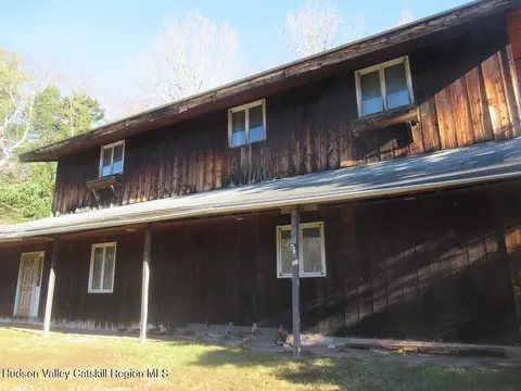 7 June Lodge Dr, Tannersville, NY 12485