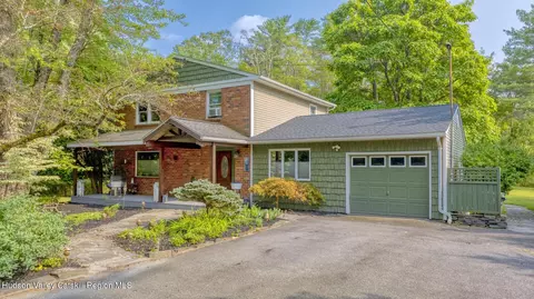 70 Vandebogart Rd, Woodstock, NY 12498