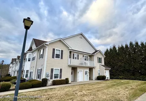 111 Commons Ln, Saugerties, NY 12477