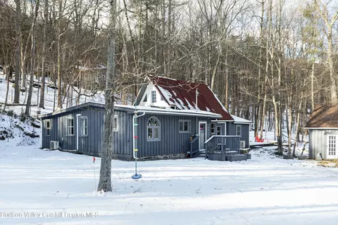 192 Maverick Rd, Woodstock, NY 12498