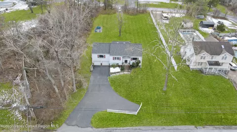 782 Freedom Plains Rd, Poughkeepsie, NY 12603