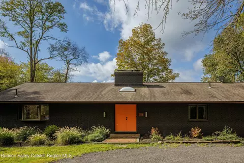 246 Clinton Ave, Salt Point, NY 12578