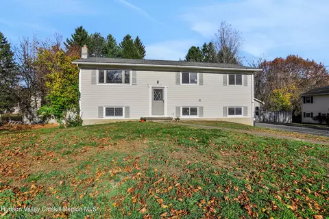 3 Partington Pl, New Paltz, NY 12561