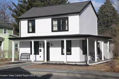 53 Ulster Ave, Saugerties, NY 12477