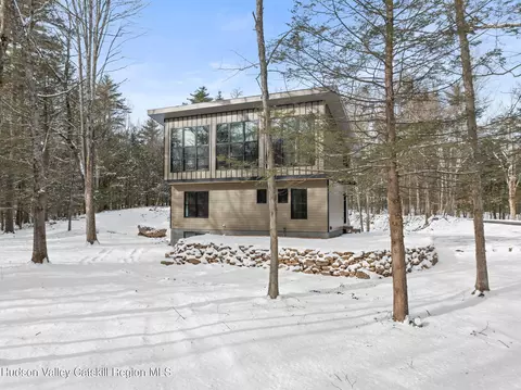 178 Chestnut Hill Rd, Woodstock, NY 12498