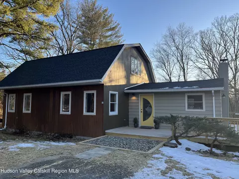 52 Shivertown Rd, New Paltz, NY 12561
