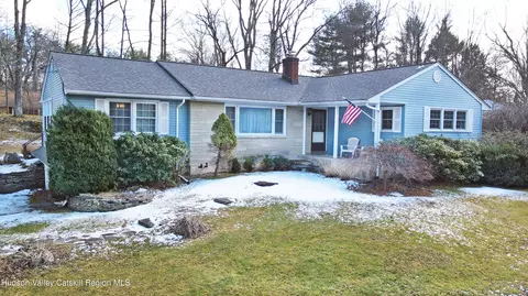 5 Bruin Dr, Saugerties, NY 12477