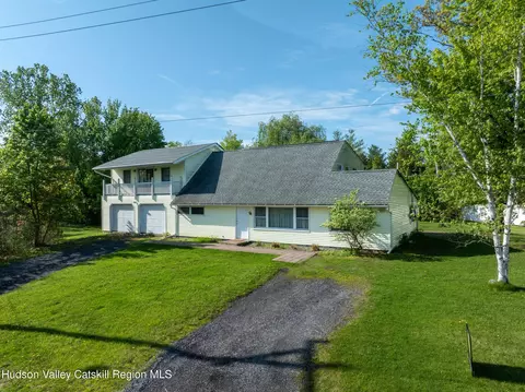 62 Vestal Hills Dr, Kingston, NY 12401