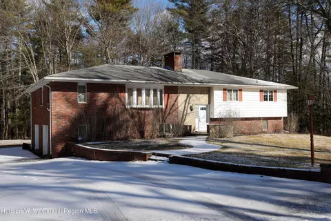 84 Elisa Landi Dr, Kingston, NY 12401