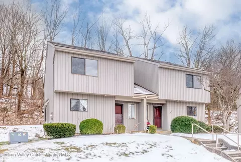 25 Rondout Hbr, Port Ewen, NY 12466