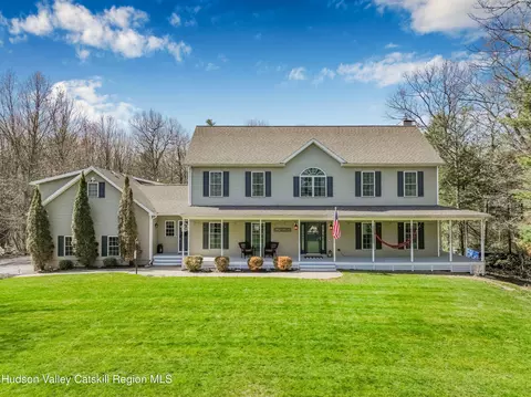 130 Laurel Ln, Saugerties, NY 12477