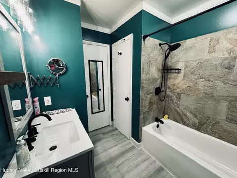Bath - 322 Plattekill Ardonia Rd, Wallkill, NY 12589 photo 1 of 3