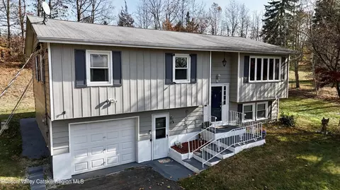 Exterior - 322 Plattekill Ardonia Rd, Wallkill, NY 12589 photo 1 of 3