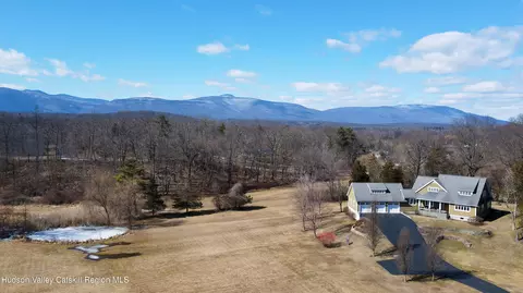 3959 Rt 9w, Saugerties, NY 12477