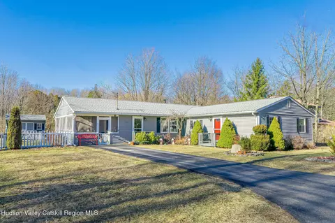 3 Friedlander Dr, Kerhonkson, NY 12446