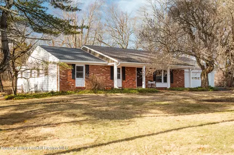 42 Kerry Ln, Kingston, NY 12401