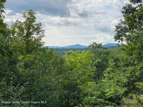 2067 Ny-296, Hunter, NY 12442