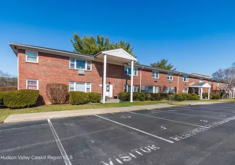 136 N Chestnut St #1 D, New Paltz, NY 12561