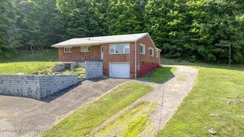 124 Half Moon Rd, Highland, NY 12528