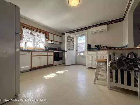 6 Maple St, Catskill, NY 12414 photo 4