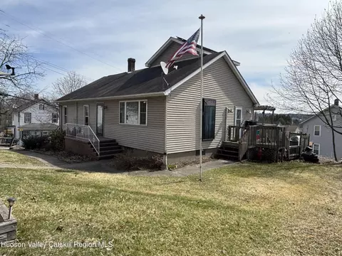 6 Maple St, Catskill, NY 12414