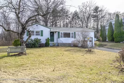 21 Arthur Ln, Saugerties, NY 12477