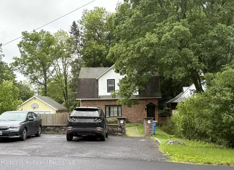 19 Augusta St, Kingston, NY 12401