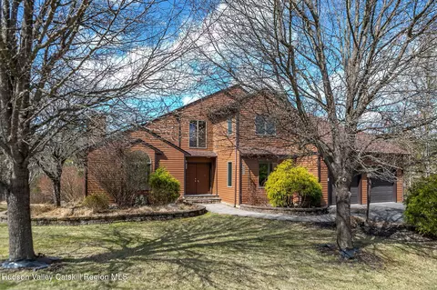 36 Kleinekill Dr, New Paltz, NY 12561