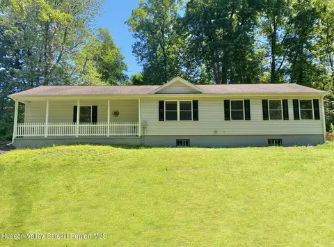 430 Joys Ln, Hurley, NY 12443