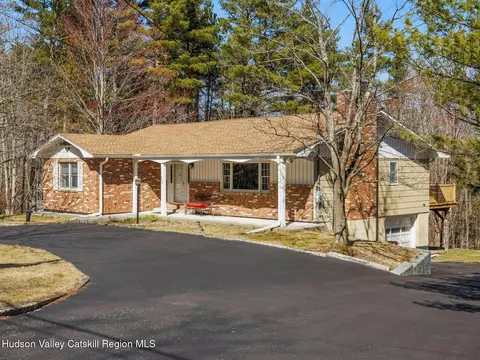 850 Co Rd 31, Round Top, NY 12473