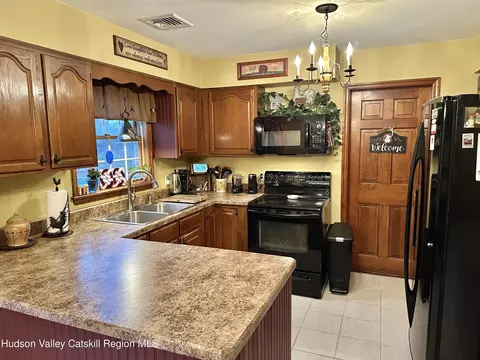 90 River Glen Rd, Wallkill, NY 12589 photo 11