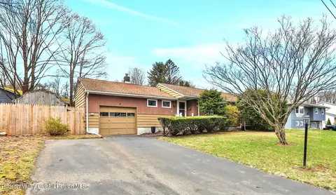 4 Sterley Ave, Saugerties, NY 12477