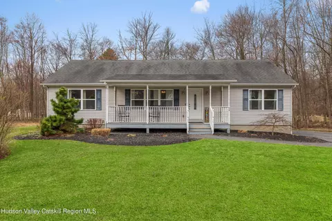 24 Carolyn Dr, New Paltz, NY 12561