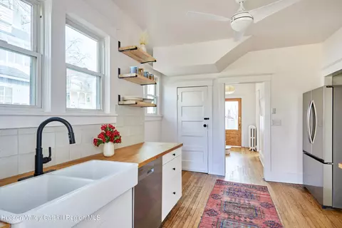 Entry Way - 15 Summit Ave, Catskill, NY 12414 photo 3 of 6