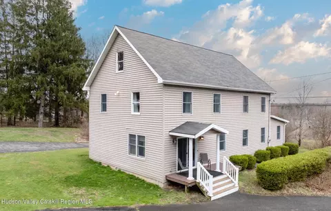 101 Main St, Lake Katrine, NY 12449