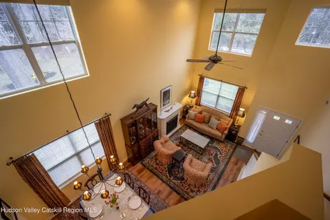 Entry Way - 53 Halley Ct, Poughkeepsie, NY 12601 photo 4 of 5