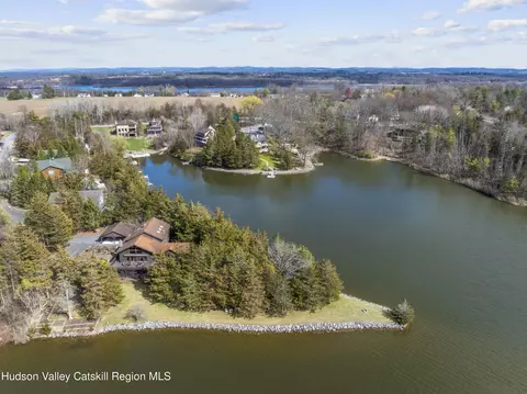 43 Dutchman Dr, Athens, NY 12015