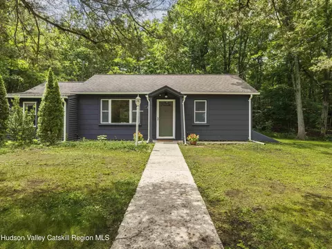 307 Mountain Turnpike Rd, Catskill, NY 12414