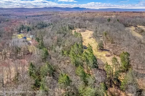 20 Hickory Hill Ln, Cottekill, NY 12419