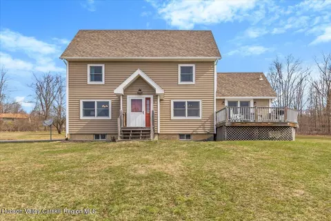124 Society Hill Rd, Greenville, NY 12083