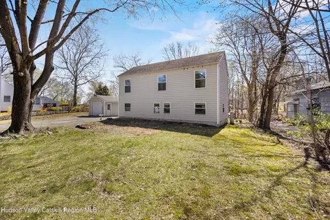 460 Vineyard Ave, Highland, NY 12528