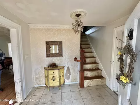 Entry Way - 43 Hoffman Rd, Wallkill, NY 12589 photo 1 of 3