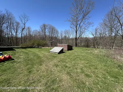 Exterior - 43 Hoffman Rd, Wallkill, NY 12589 photo 6 of 8