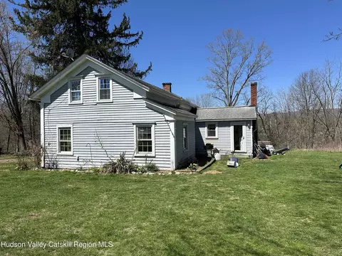 Exterior - 43 Hoffman Rd, Wallkill, NY 12589 photo 4 of 8