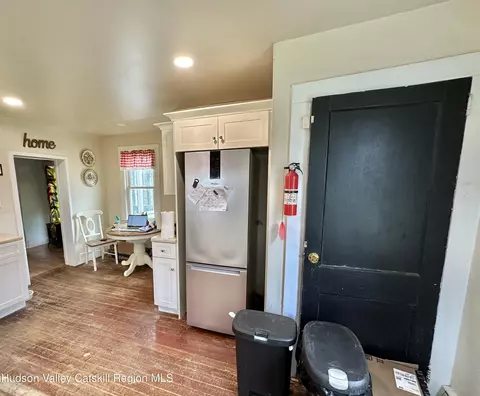 Entry Way - 43 Hoffman Rd, Wallkill, NY 12589 photo 2 of 3