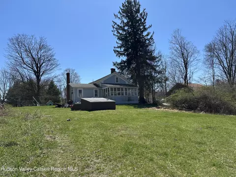 Exterior - 43 Hoffman Rd, Wallkill, NY 12589 photo 5 of 8