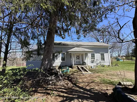 Exterior - 43 Hoffman Rd, Wallkill, NY 12589 photo 1 of 8