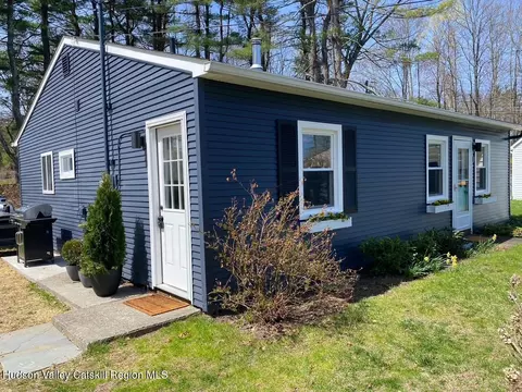 7 Park Cir, High Falls, NY 12440